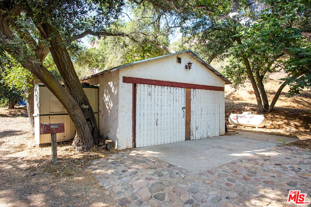 23299 Red Rock Road Topanga, CA 90290 - Photo 39 of 40 Gallery Image 39