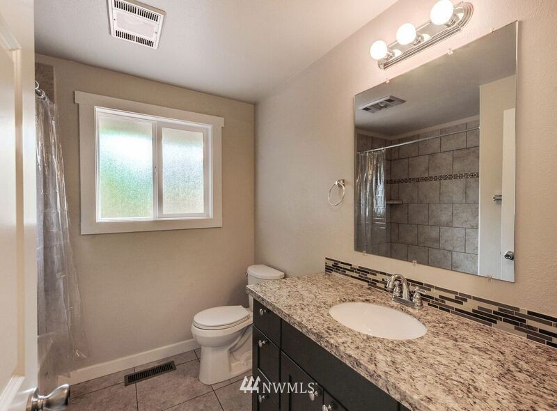 8816 Northeast 187th Street Bothell, WA 98011 - Photo 8 of 15 Gallery Image 8