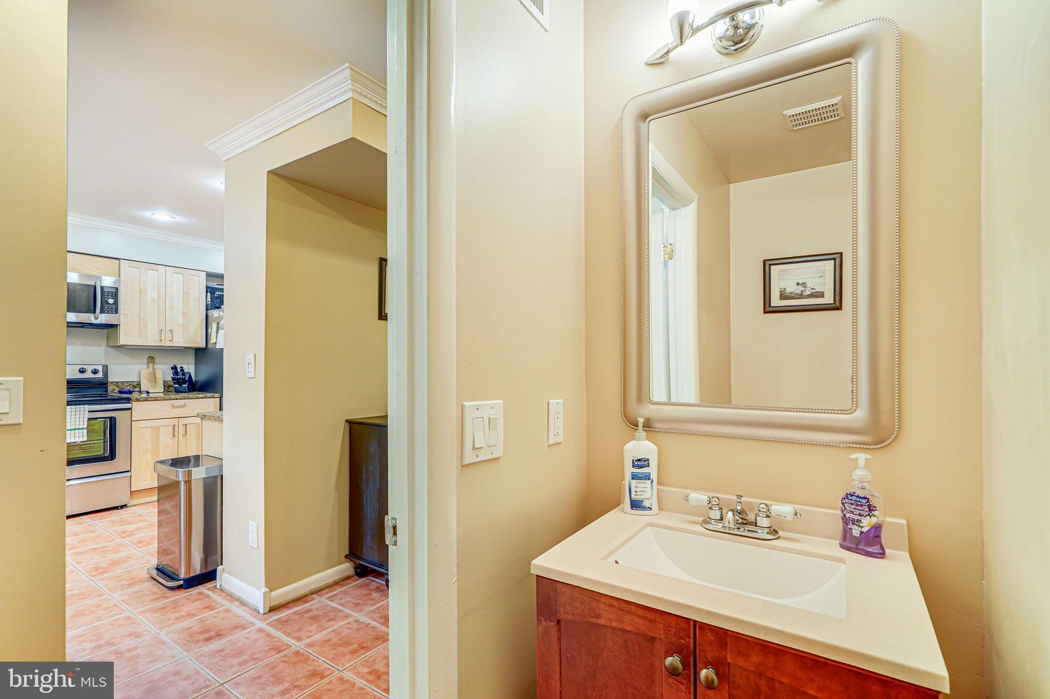 11722 Decade Court Reston, VA 20191 - Photo 15 of 44 Main Level Powder Room