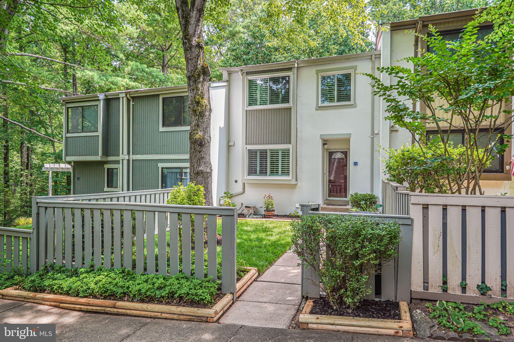 11722 Decade Court Reston, VA 20191 - Photo 2 of 44 New garden, New Stucco
