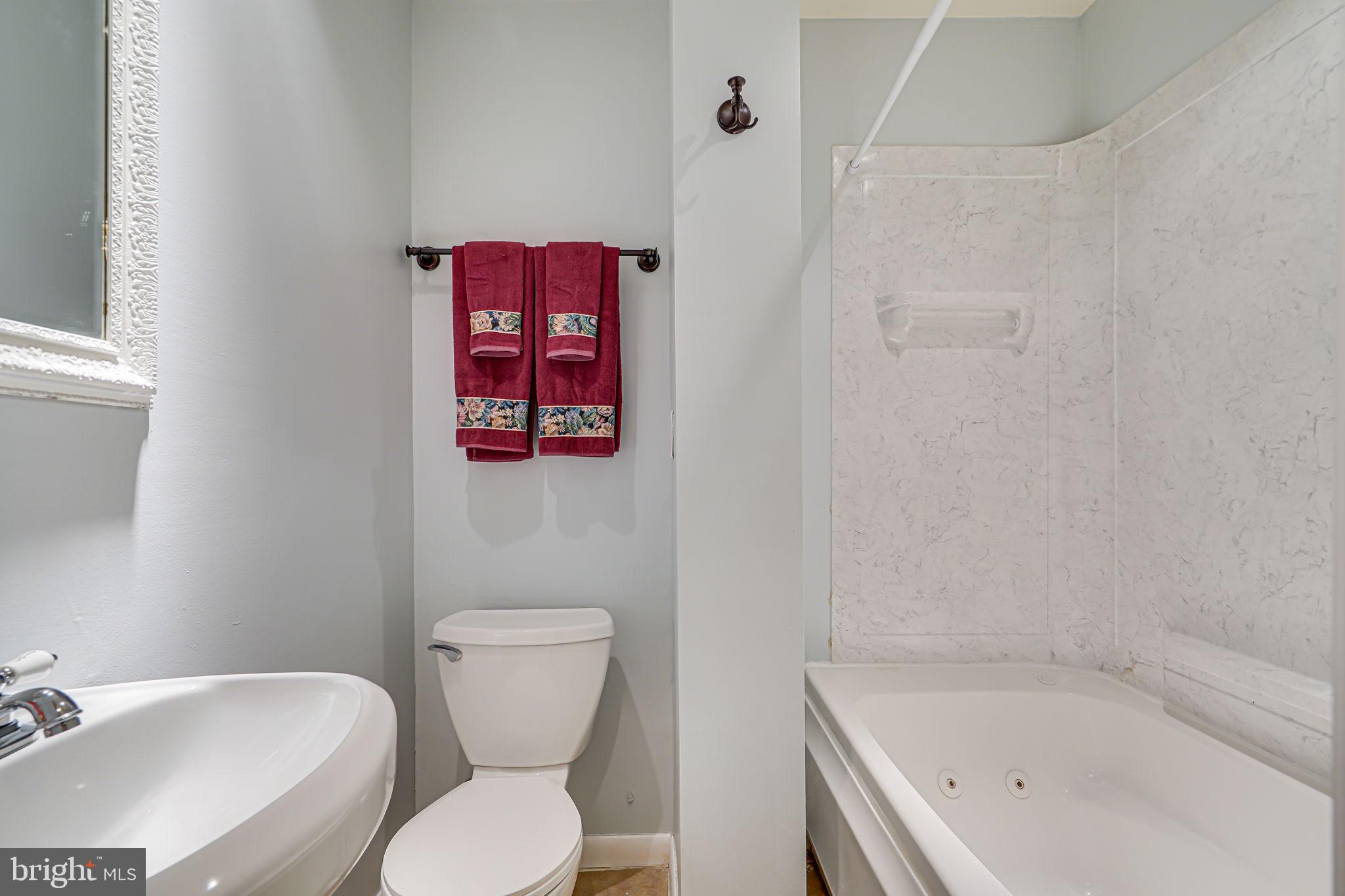 11722 Decade Court Reston, VA 20191 - Photo 27 of 44 3rd Full Bathroom