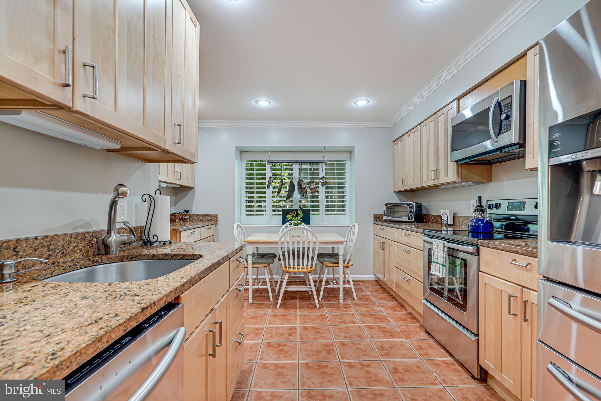 11722 Decade Court Reston, VA 20191 - Photo 5 of 44 Kitchen