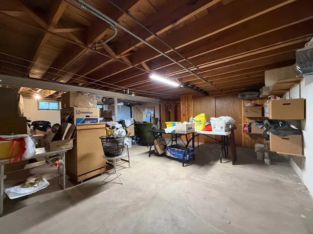 $470,000 | 548 Elm Street, Glen Ellyn, IL 60137