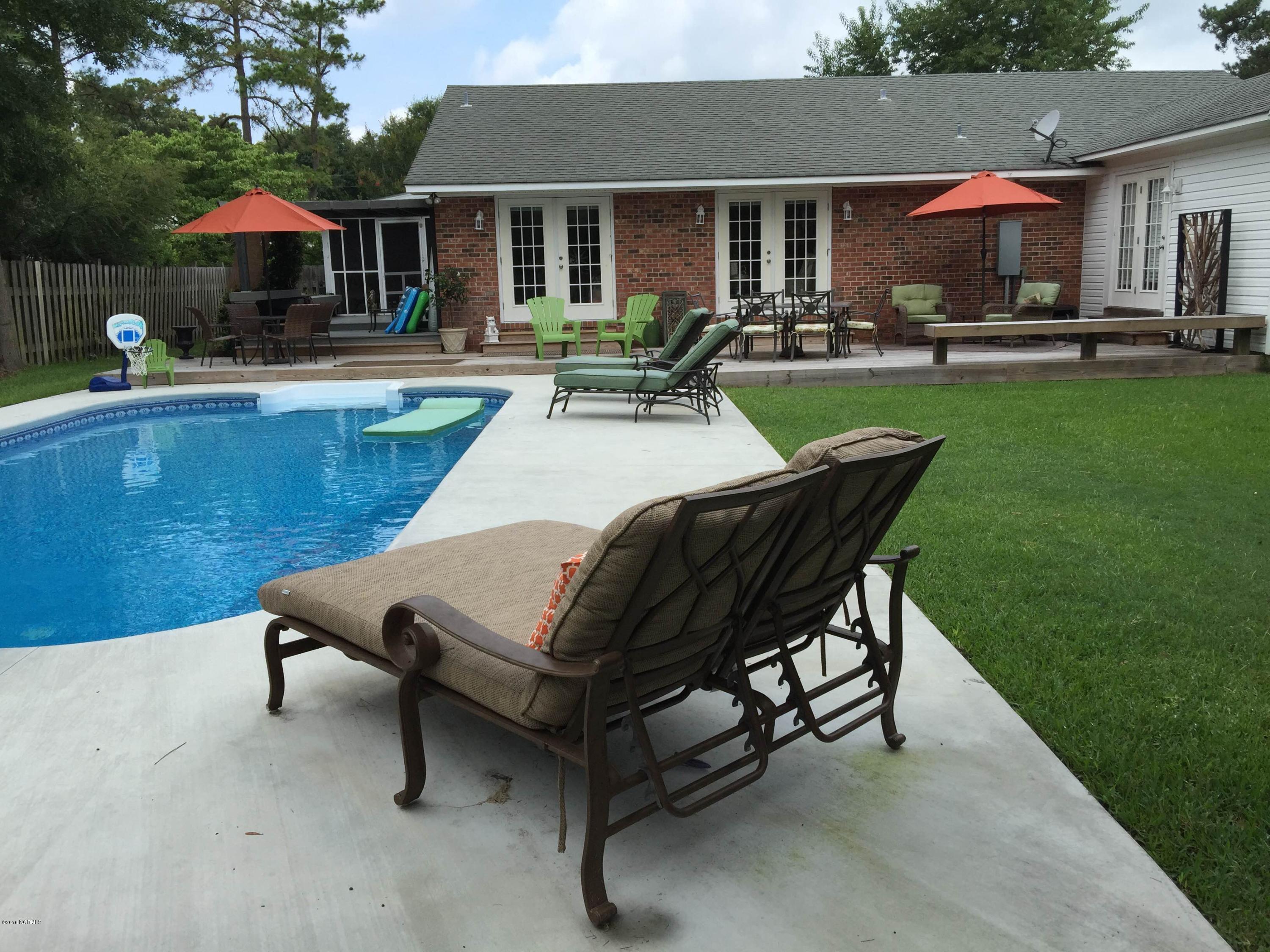 214 Tanbridge Road Wilmington, NC 28405 - Photo 3 of 48 Summer Oasis!