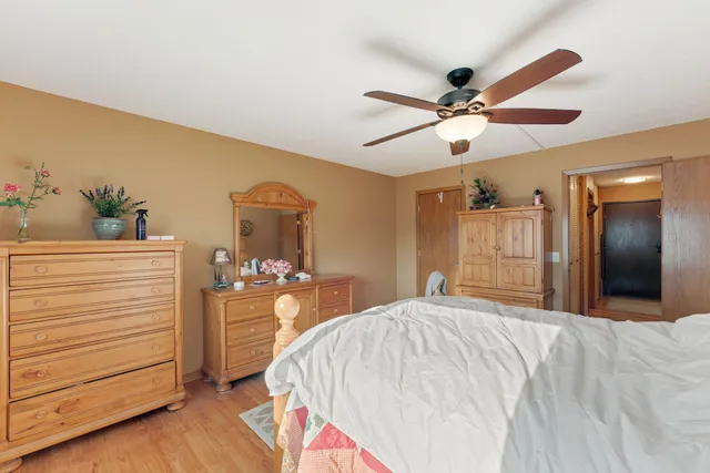 $169,900 | 1304 West Medicine Lake Drive, Unit 323, Plymouth, MN 55441