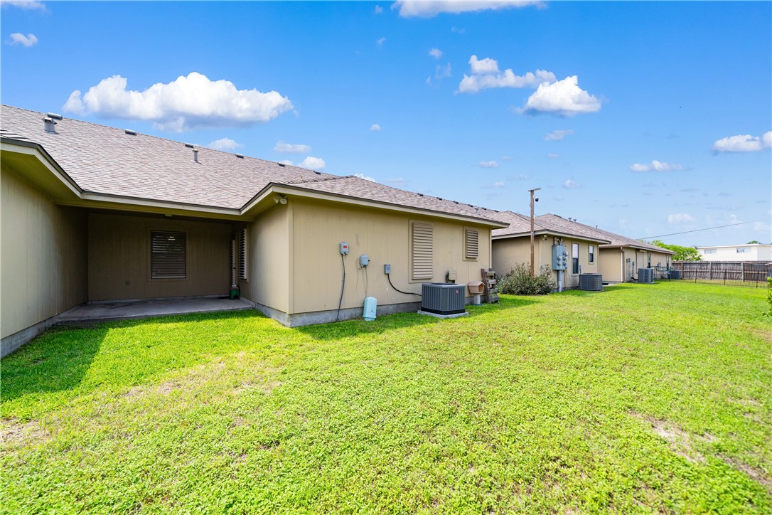 2839 McKinzie Road, Unit 10 Corpus Christi, TX 78410 - Photo 22 of 22 a house view with a garden space