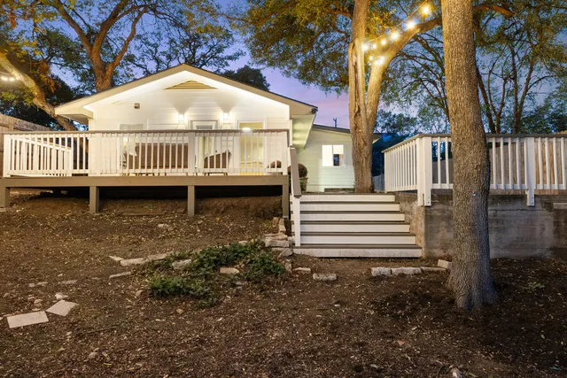$825,000 | 1505 Summit Street, Austin, TX 78741