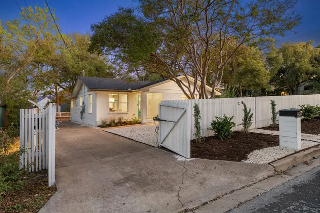 $825,000 | 1505 Summit Street, Austin, TX 78741