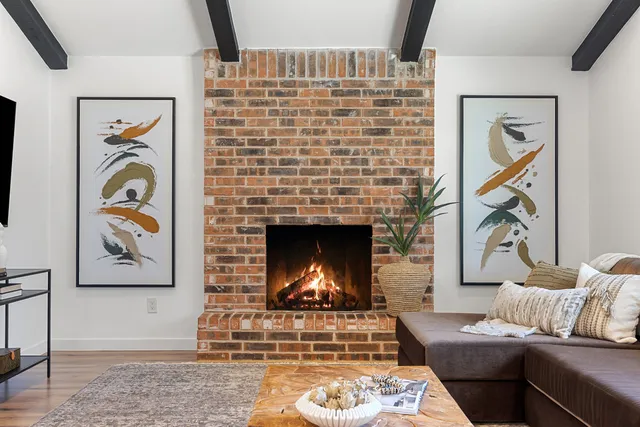 $825,000 | 1505 Summit Street, Austin, TX 78741