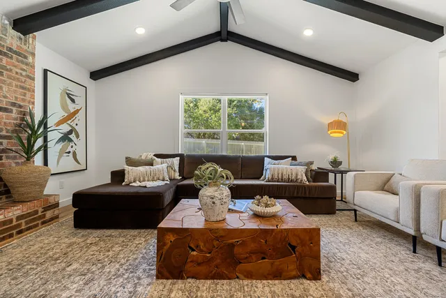 $825,000 | 1505 Summit Street, Austin, TX 78741