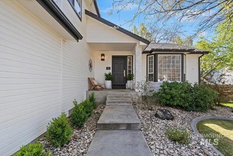 $710,000 | 1917 East Shalimar Drive, Eagle, ID 83616