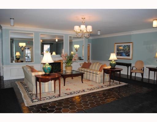 300 Fox Chapel Road, Unit 212 Pittsburgh, PA 15238 - Photo 7 of 9 Lobby/Reception.