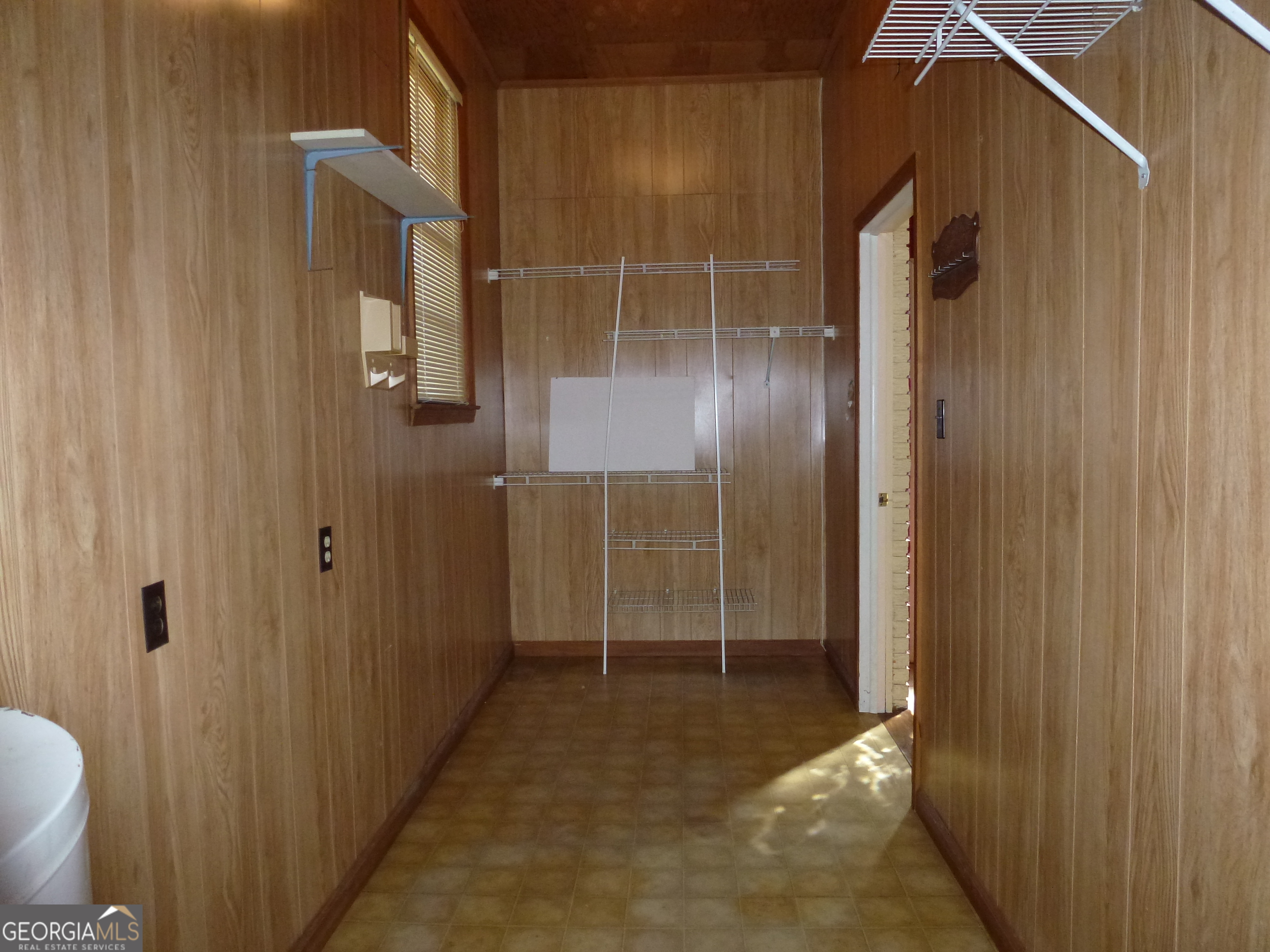 606 Park Avenue Claxton, GA 30417 - Photo 33 of 38 a bathroom with a shower