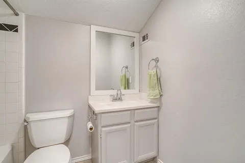 $339,900 | 7104 Summerset Drive, Benbrook, TX 76126