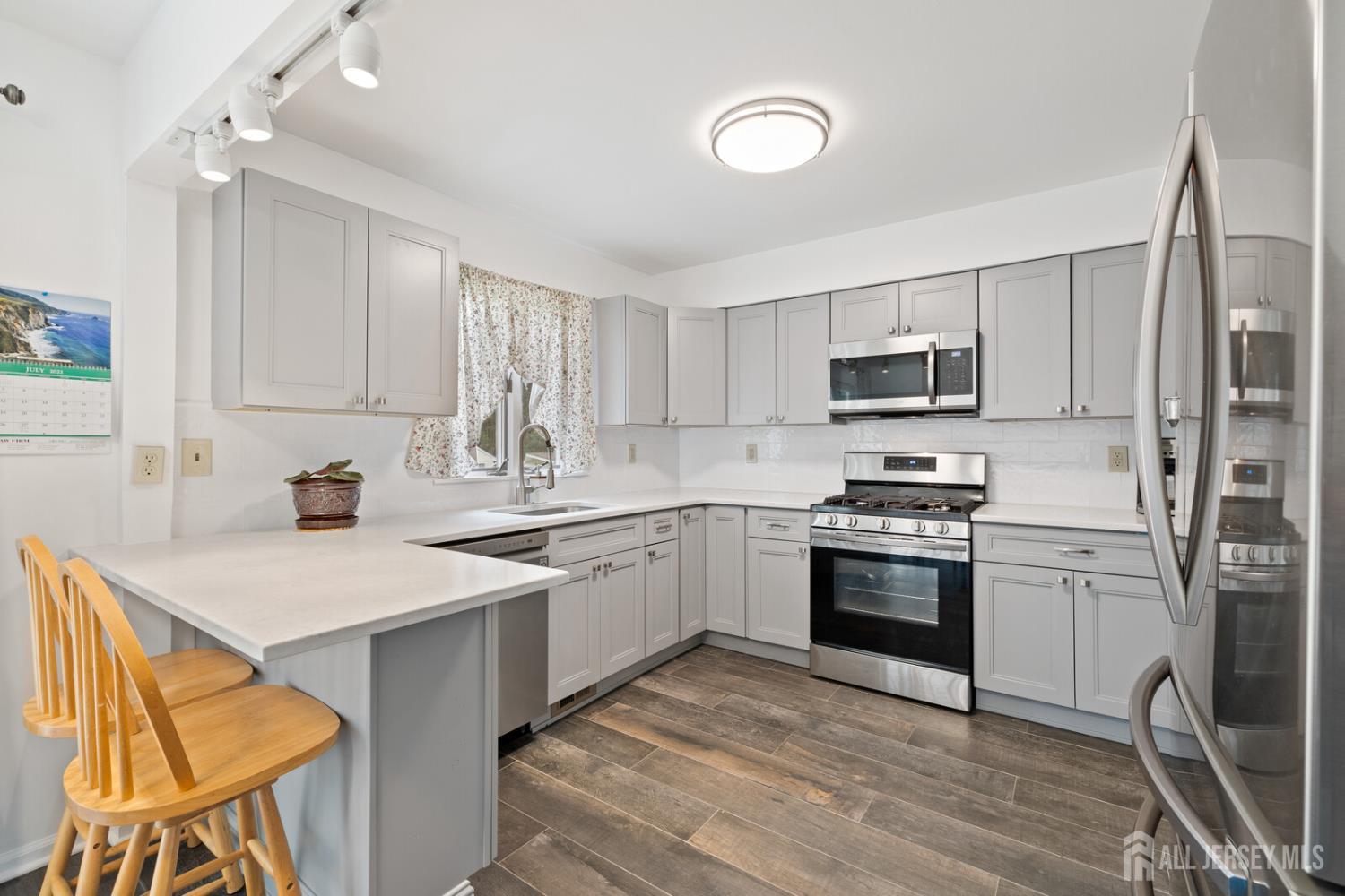 6 Michelle Court Ewing, NJ 08628 - Photo 11 of 31