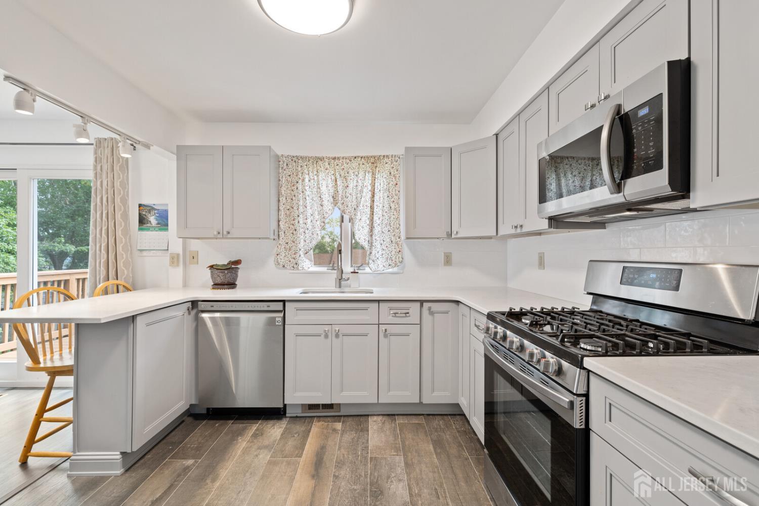 6 Michelle Court Ewing, NJ 08628 - Photo 13 of 31