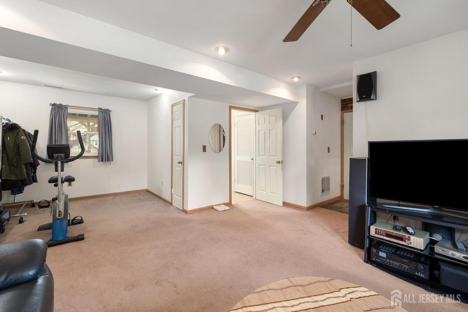 6 Michelle Court Ewing, NJ 08628 - Photo 20 of 31