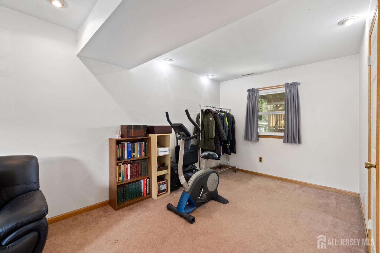 6 Michelle Court Ewing, NJ 08628 - Photo 21 of 31