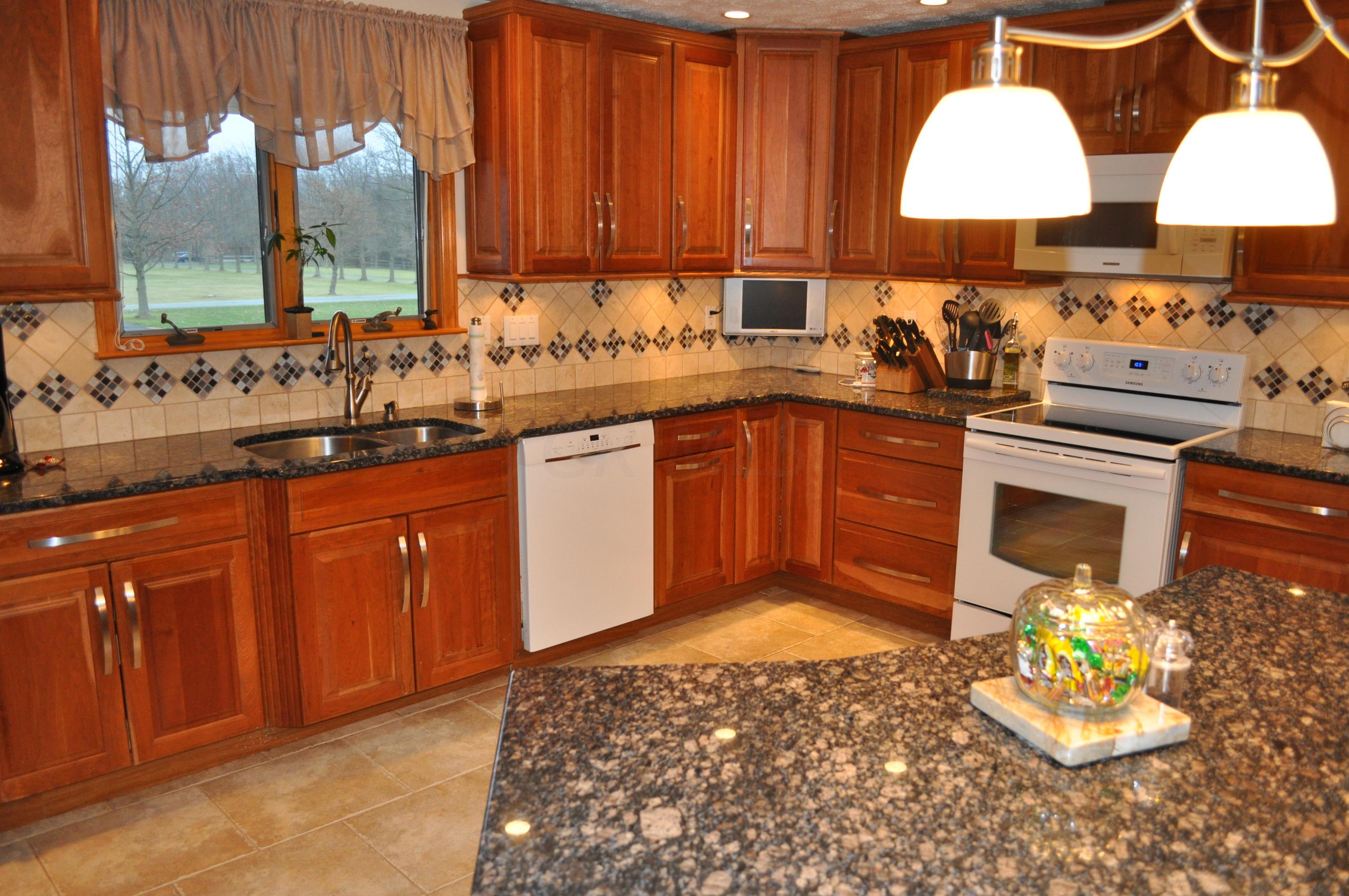 6715 Creamer Road Orient, OH 43146 - Photo 6 of 41 Gallery Image 6