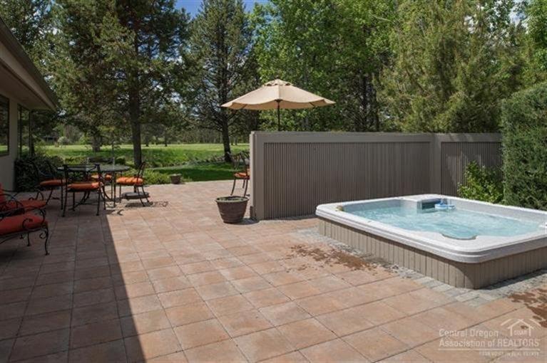 8 North Course Lane Sunriver, OR 97707 - Photo 23 of 24 A hot tub finishes the outside living ex