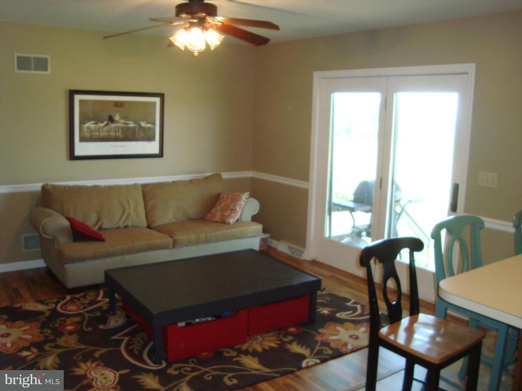 3885 Sunnyside Road Manheim, PA 17545 - Photo 8 of 26