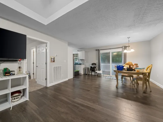 $279,900 | 205 Windy Park Drive, McEwen, TN 37101