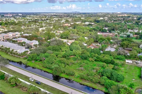 $1,500,000 | 76 Sw Avenue, Davie, FL 33314