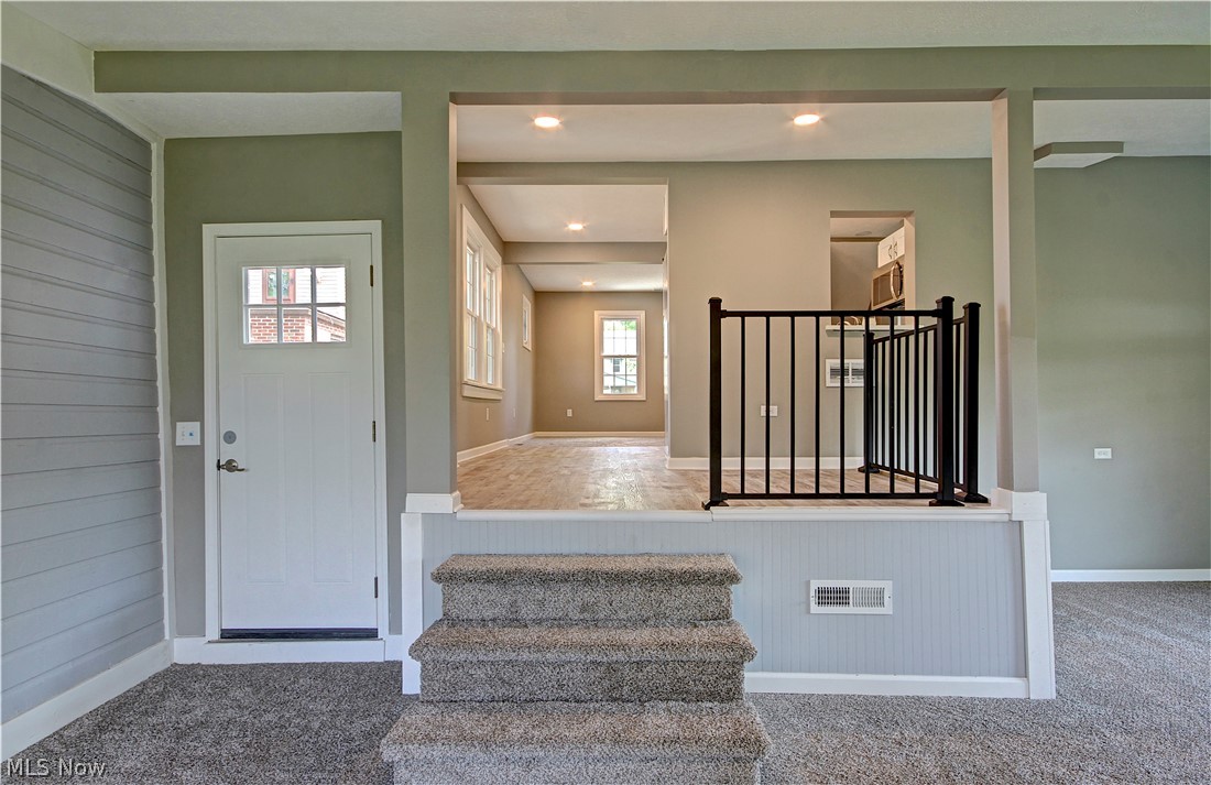 14507 Glencliffe Road Cleveland, OH 44111 - Photo 20 of 31 Stairs featuring carpet flooring