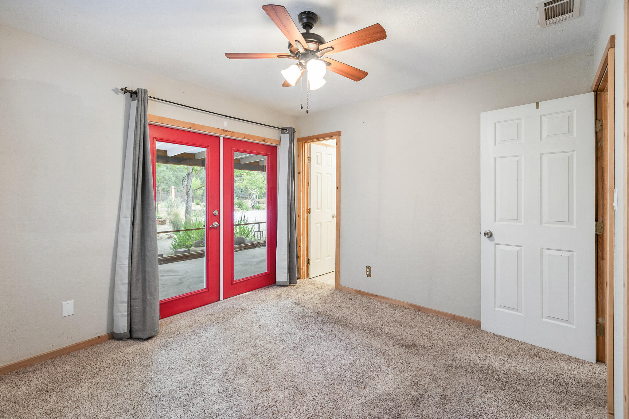 40826 Grouse Drive Three Rivers, CA 93271 - Photo 35 of 75 31 Primary Bedroom