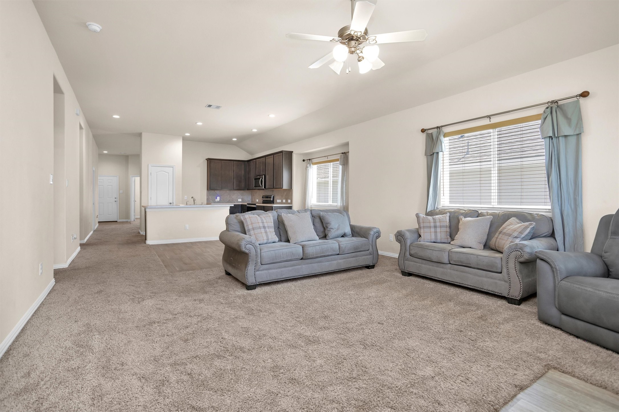 223 Shoreview Drive Conroe, TX 77303 - Photo 14 of 39