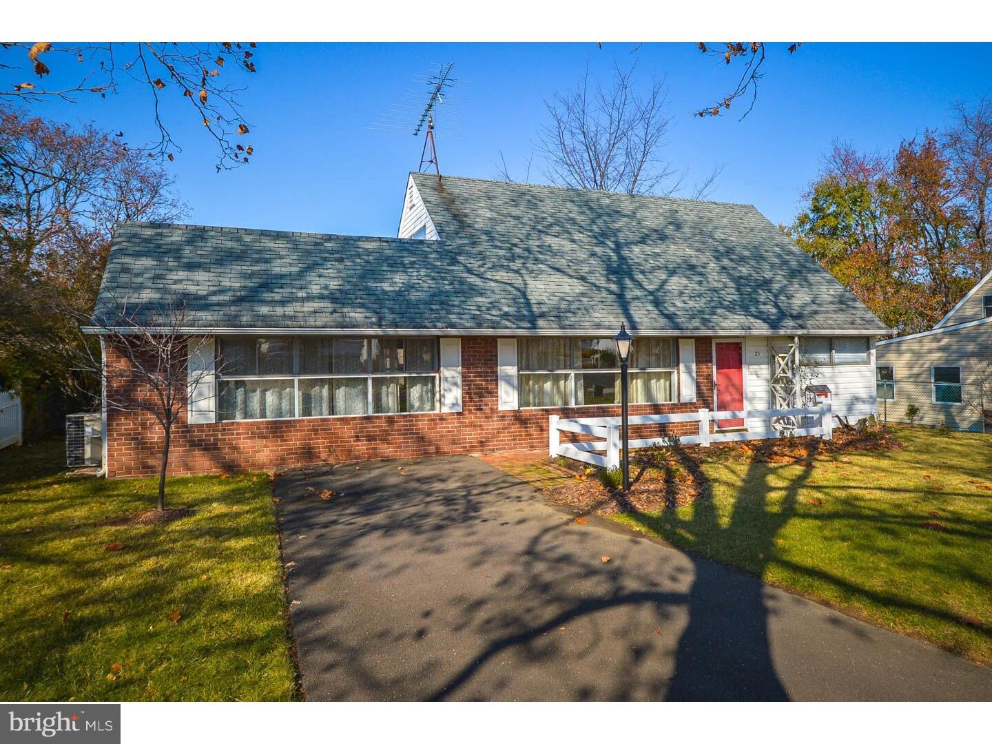 21 Quay Road Levittown, PA 19057 - Photo 1 of 23 Exterior Front