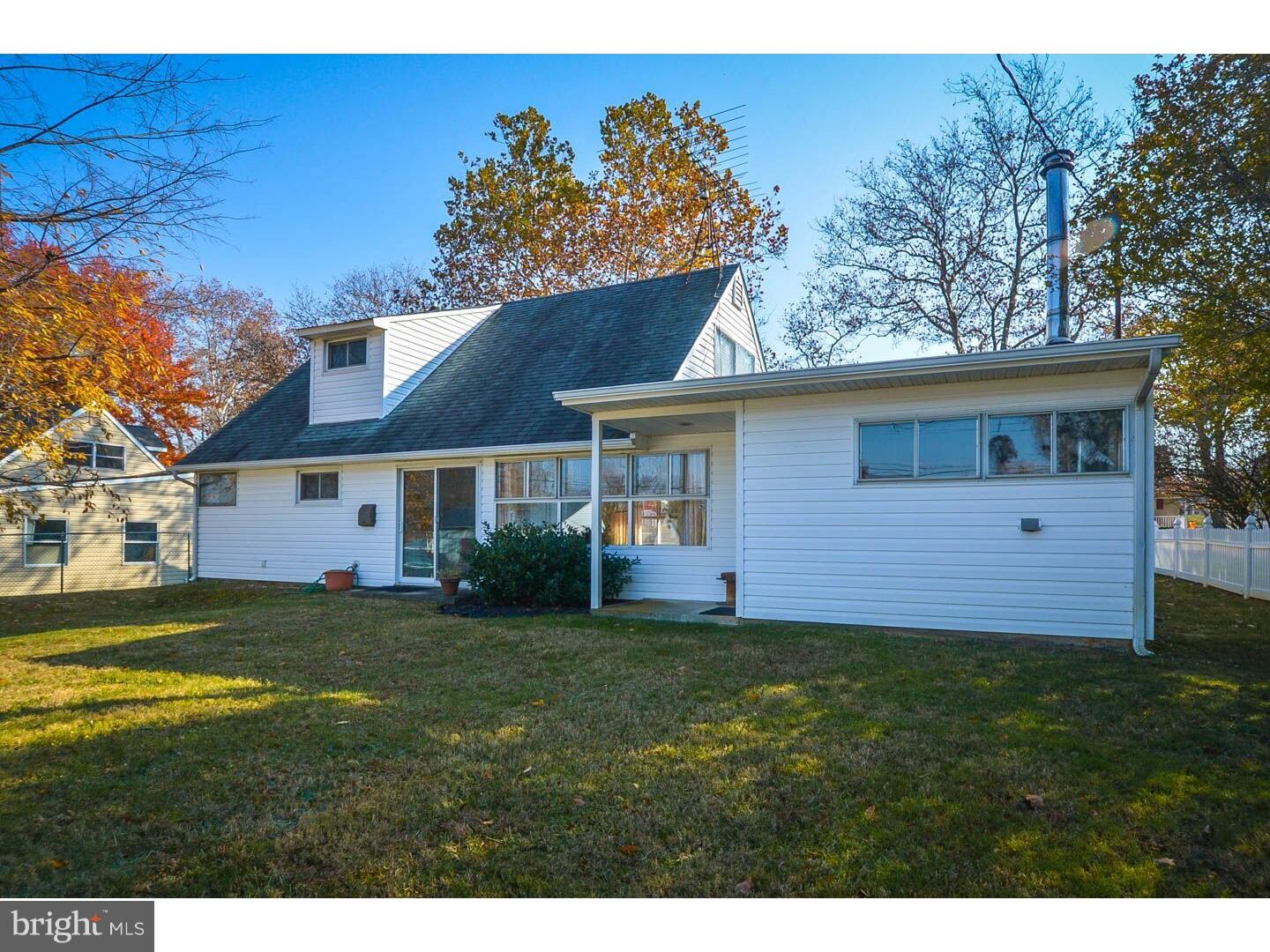 21 Quay Road Levittown, PA 19057 - Photo 22 of 23 Exterior Back