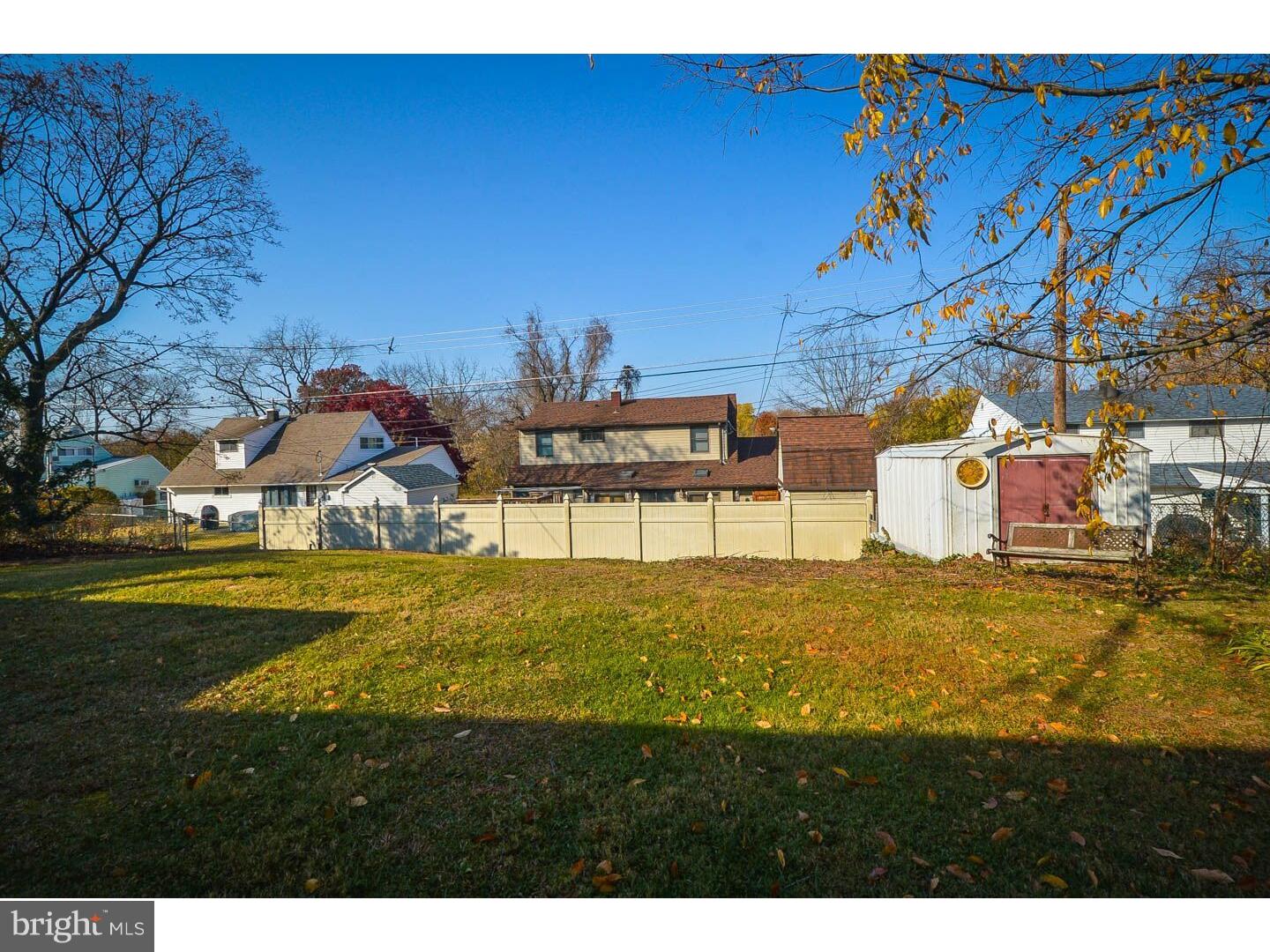 21 Quay Road Levittown, PA 19057 - Photo 23 of 23 Exterior Back