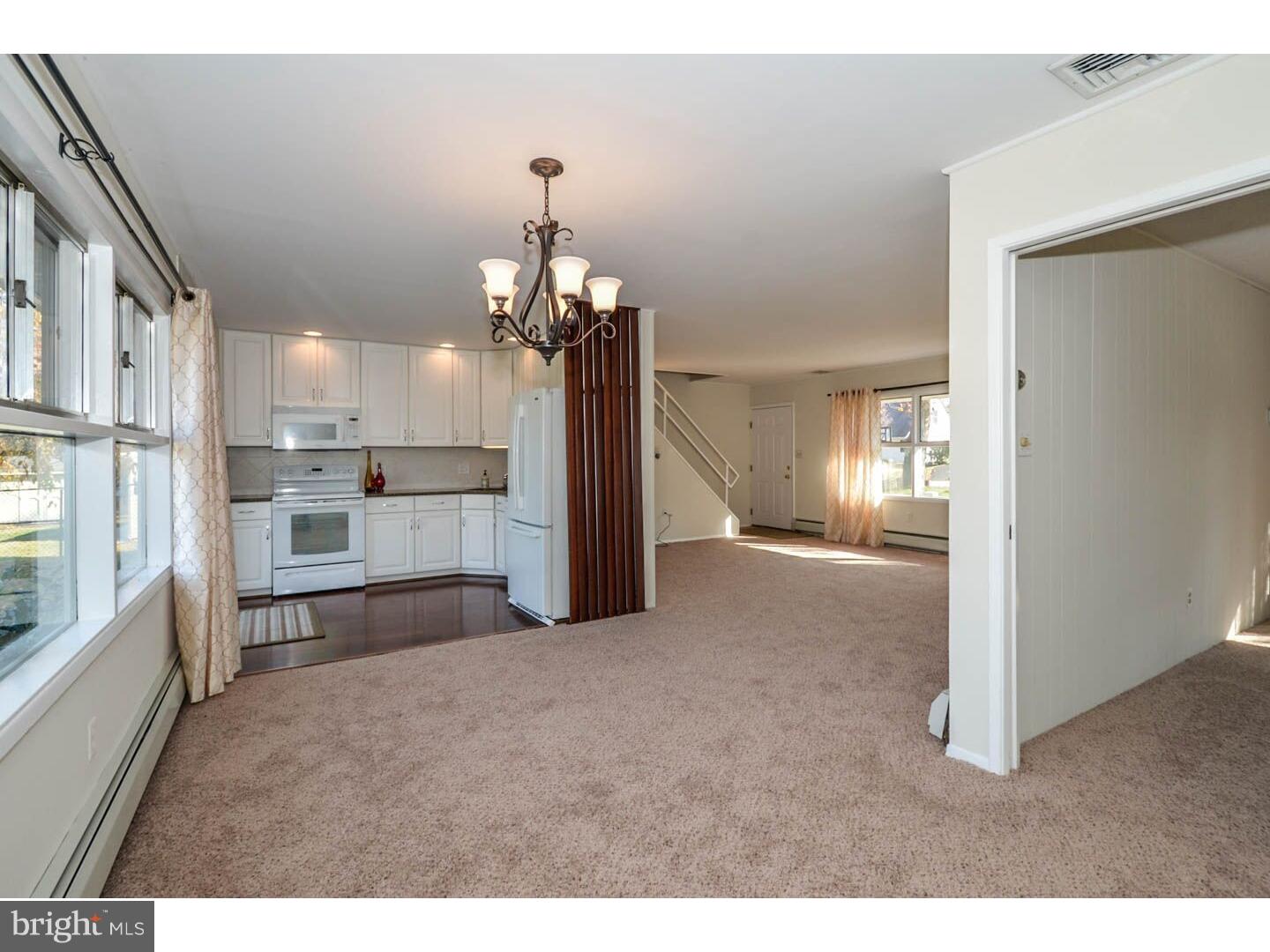 21 Quay Road Levittown, PA 19057 - Photo 5 of 23 Dining Room