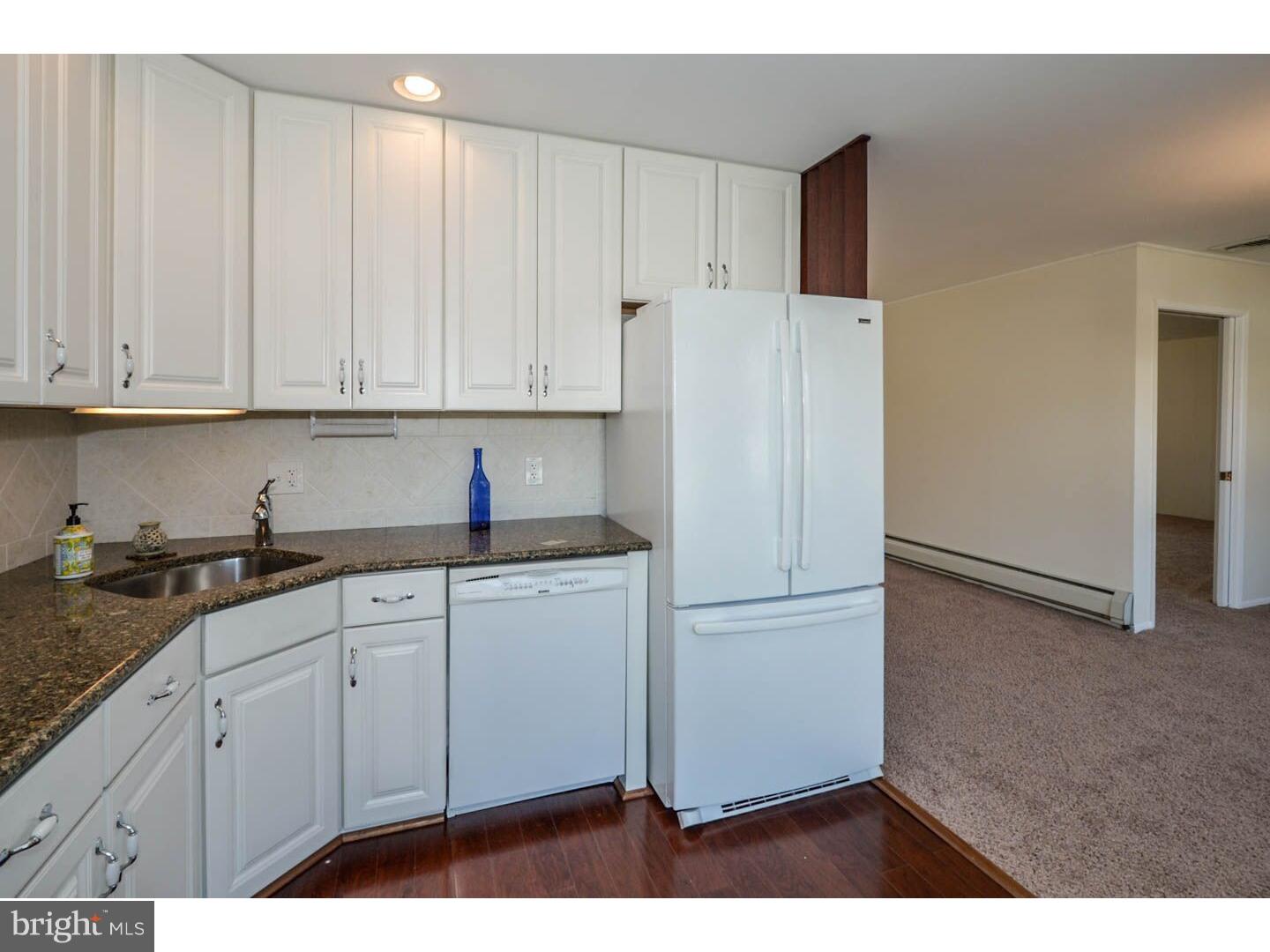 21 Quay Road Levittown, PA 19057 - Photo 8 of 23 Kitchen