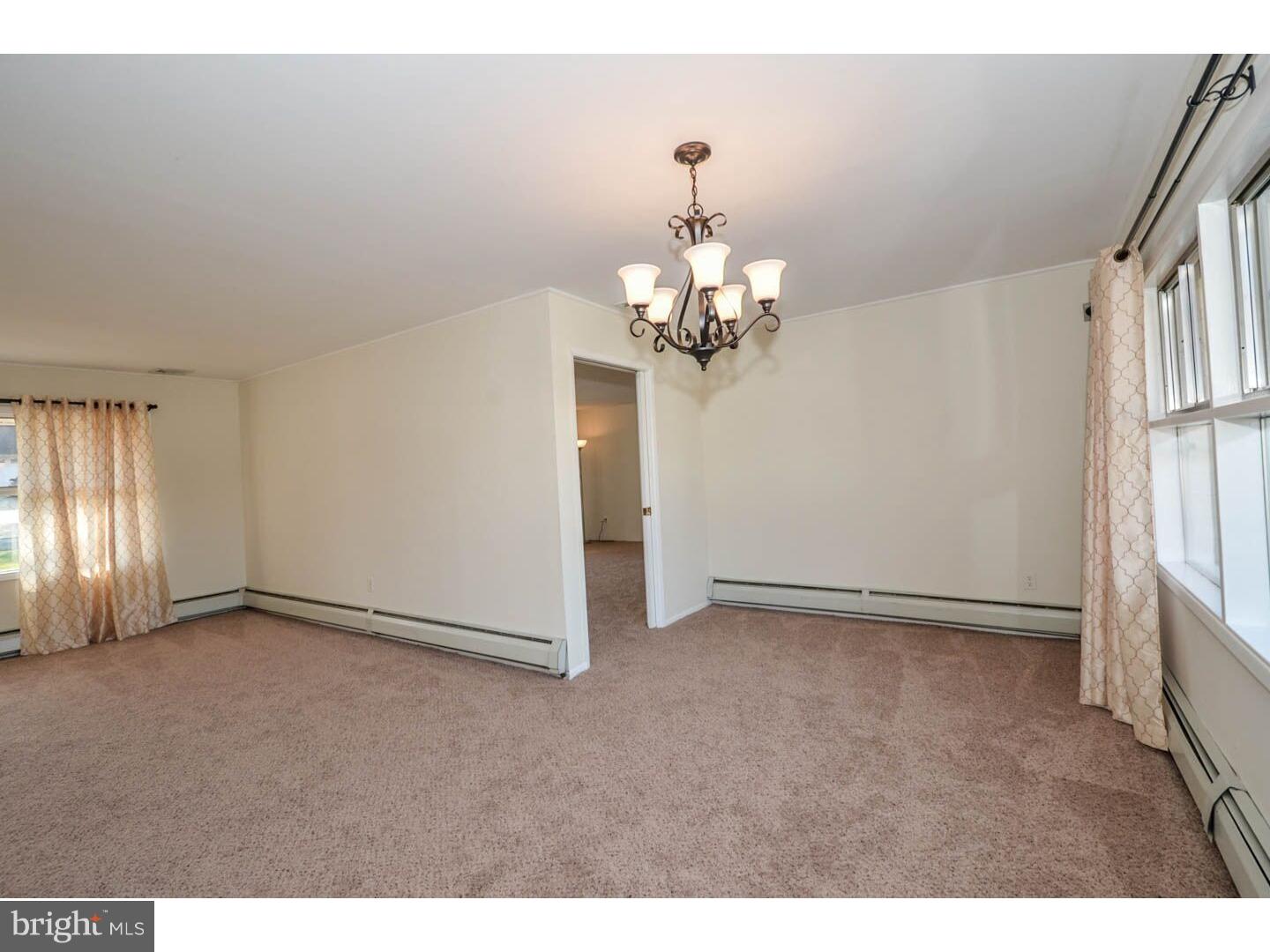 21 Quay Road Levittown, PA 19057 - Photo 10 of 23 Dining Room