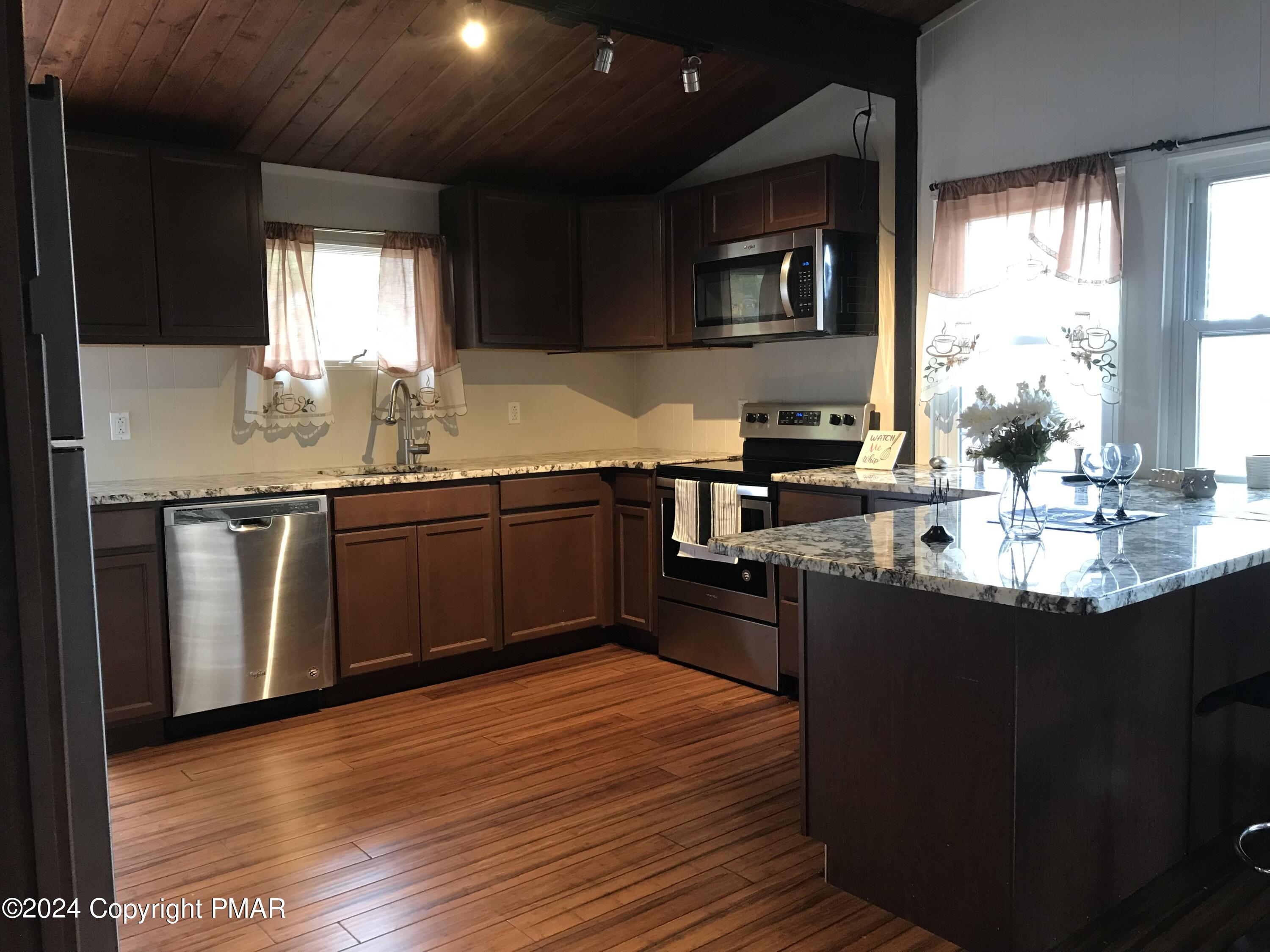 1089 Porter Drive Bushkill, PA 18324 - Photo 7 of 49 IMG_6654