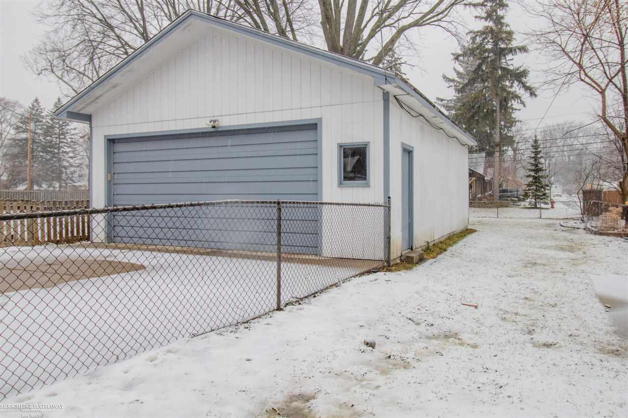 149 Woodside Road Royal Oak, MI 48073 - Photo 3 of 39 50065755-2.JPG