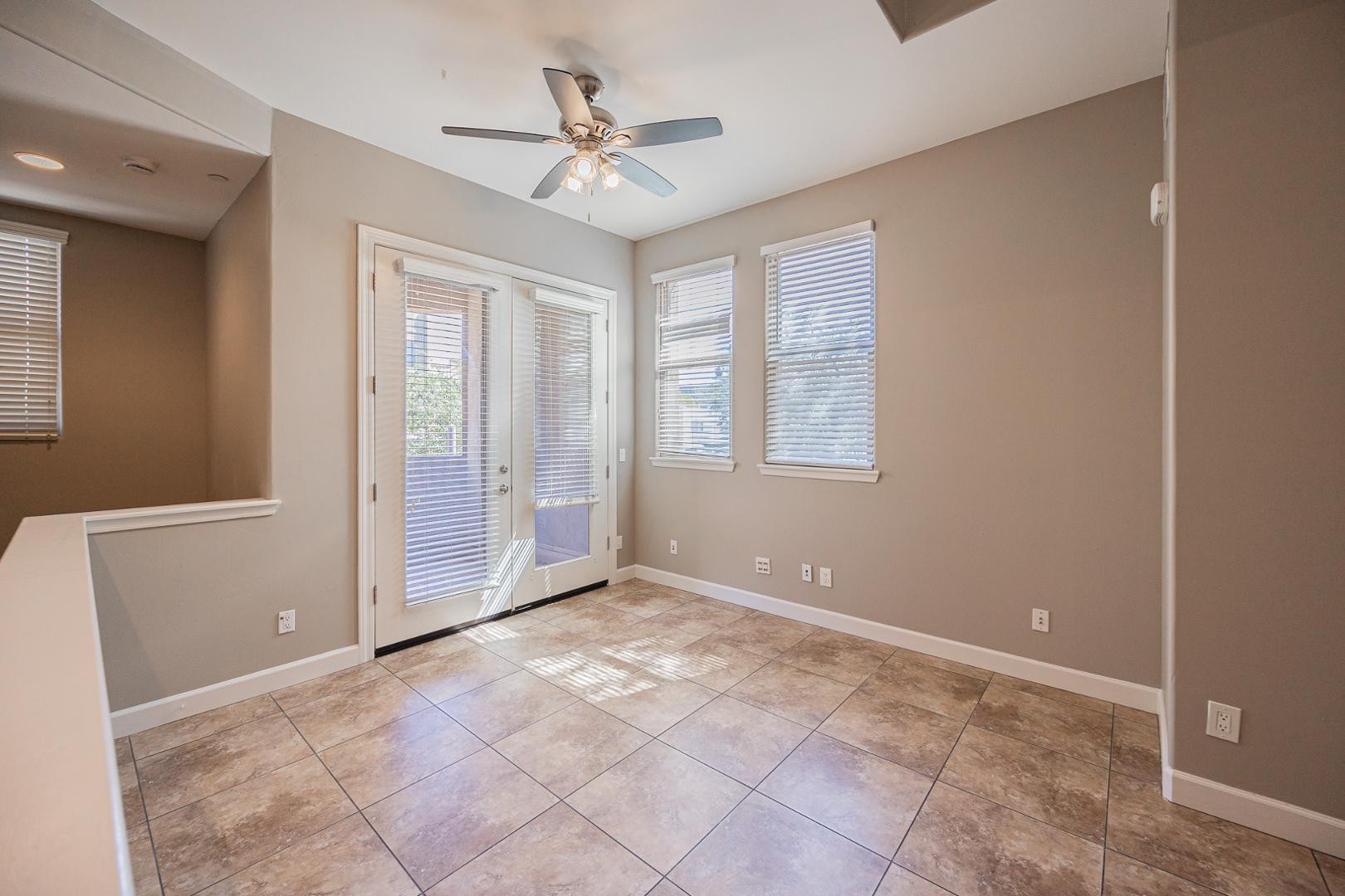 563 West 6th Street Tempe, AZ 85281 - Photo 4 of 26 Photo #4