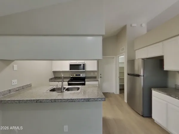 $2,049 | 7321 North 69th Avenue, Glendale, AZ 85303