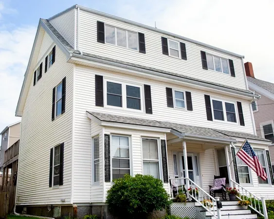 $3,100 | 43 Beacon Street, Unit 2, Gloucester, MA 01930