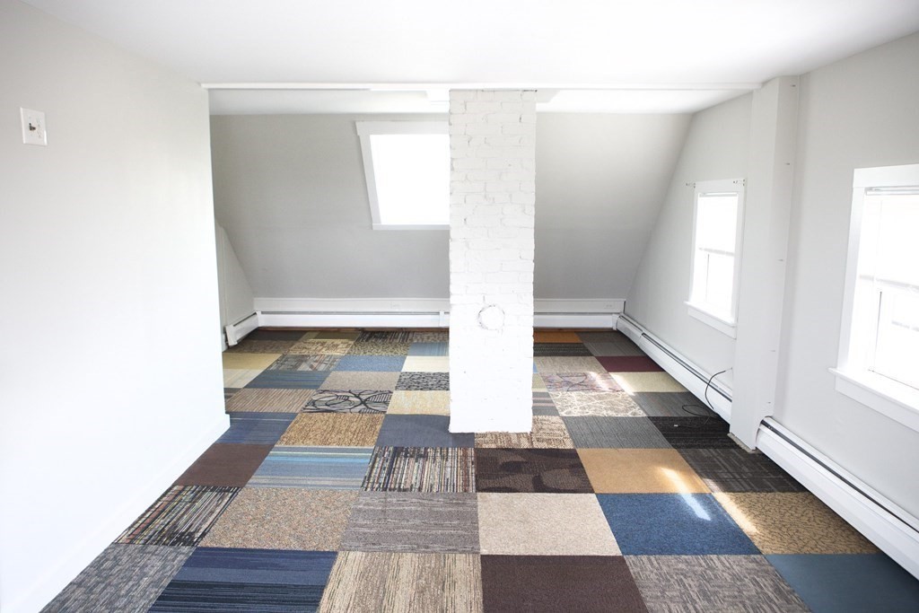 43 Beacon Street, Unit 2 Gloucester, MA 01930 - Photo 13 of 28