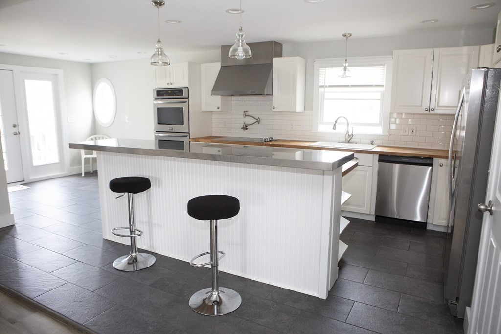 43 Beacon Street, Unit 2 Gloucester, MA 01930 - Photo 23 of 28