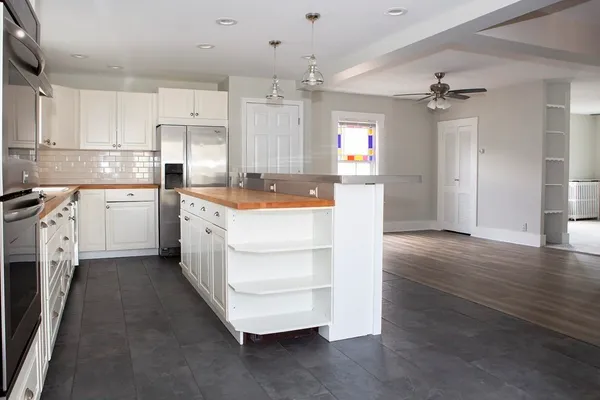 $3,200 | 43 Beacon Street, Unit 2, Gloucester, MA 01930
