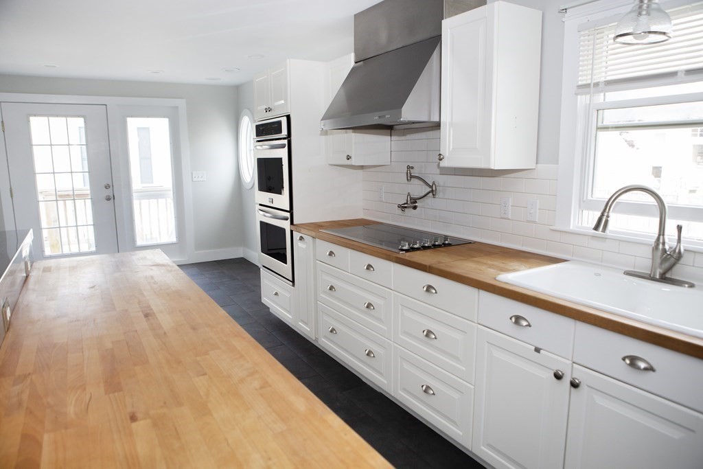 43 Beacon Street, Unit 2 Gloucester, MA 01930 - Photo 27 of 28