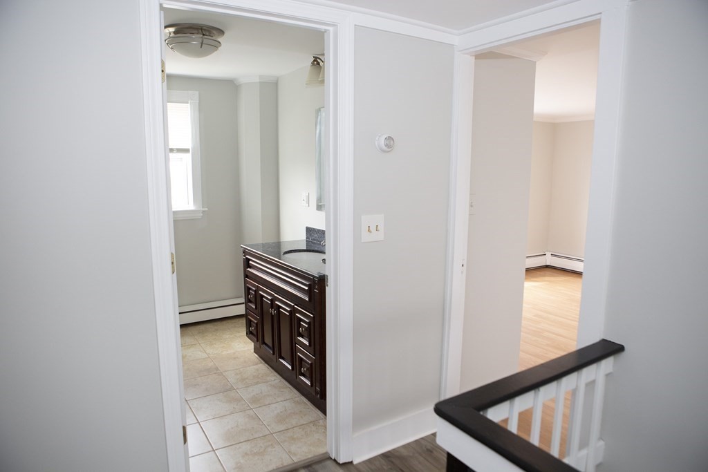 43 Beacon Street, Unit 2 Gloucester, MA 01930 - Photo 7 of 28