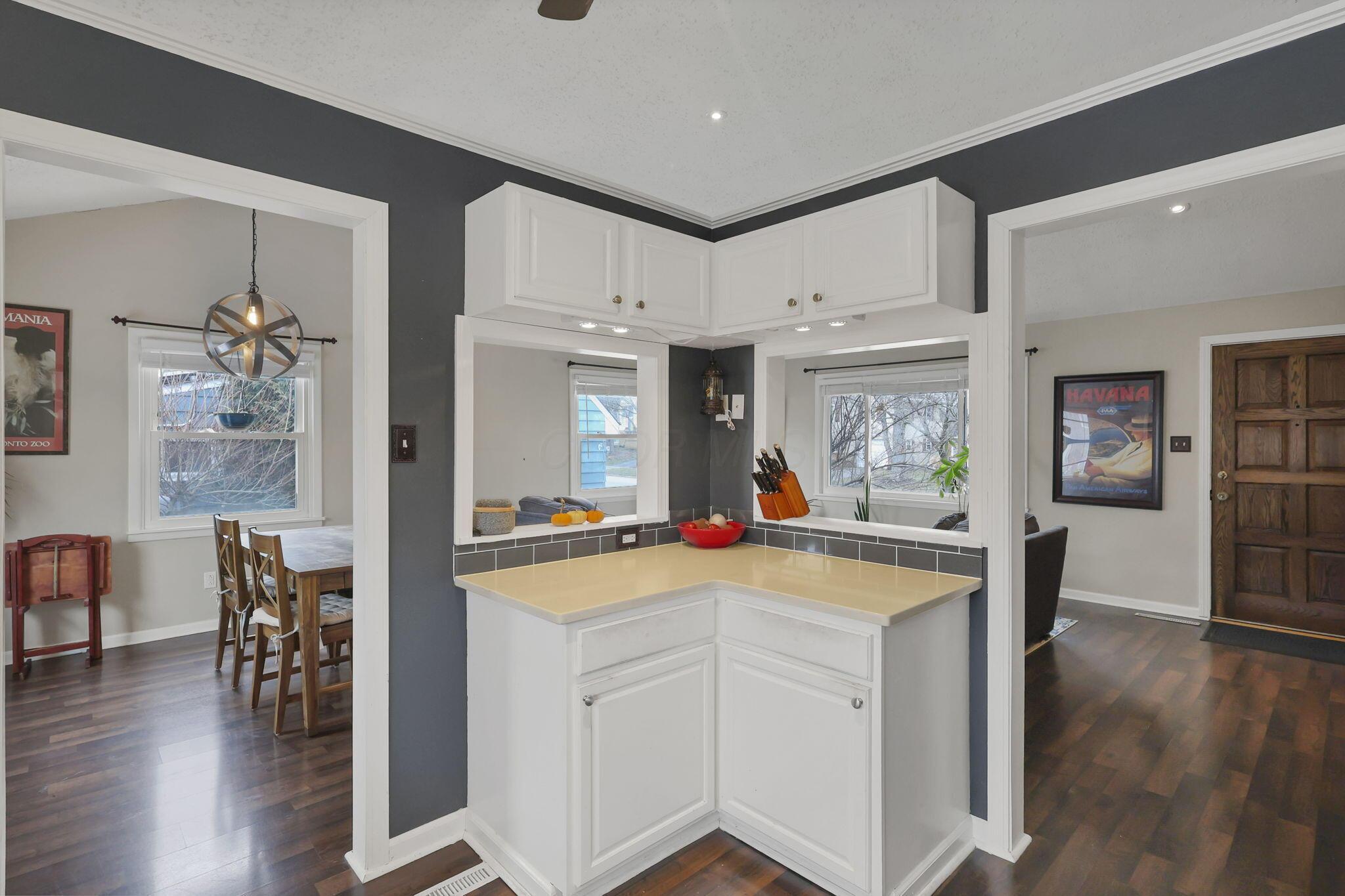 1065 Bernard Road Columbus, OH 43221 - Photo 16 of 58 Corner Pass Through