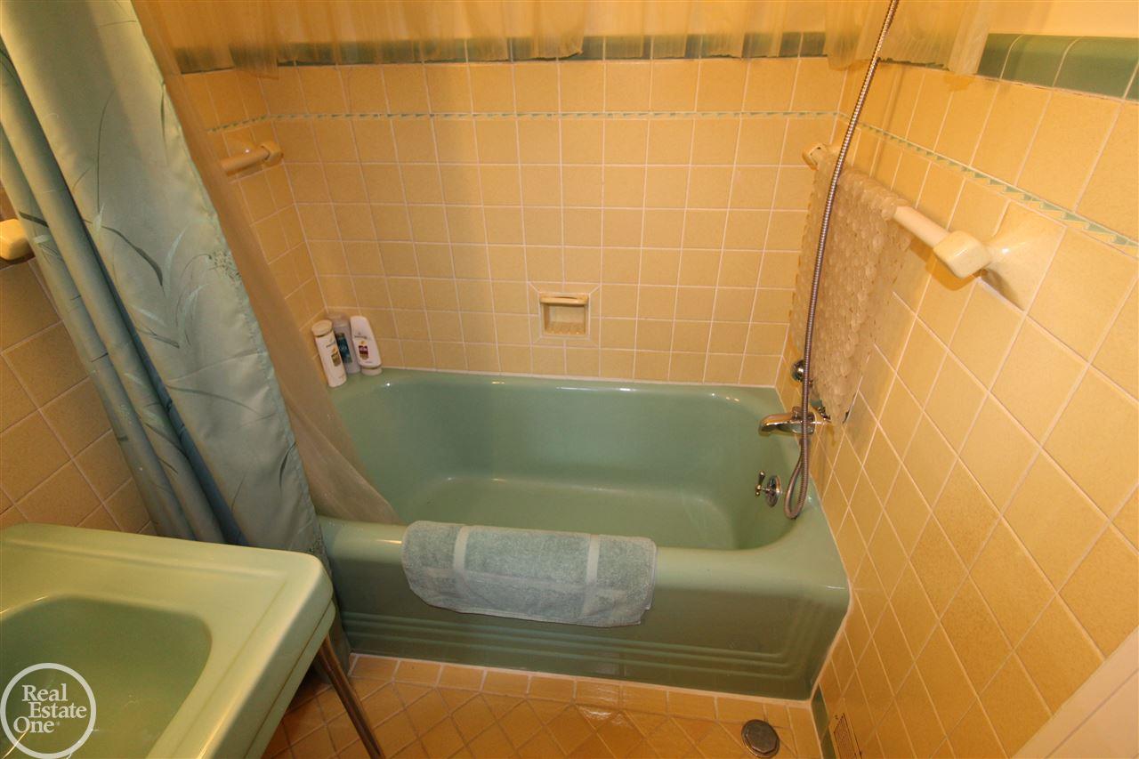 705 Trombley Road Grosse Pointe Park, MI 48230 - Photo 35 of 54
