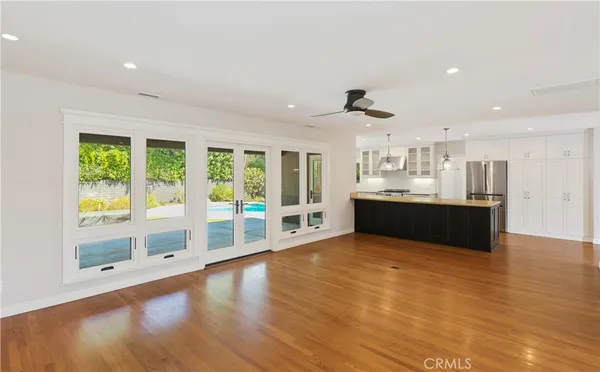 $7,000 | 933 West Riviera Drive, Santa Ana, CA 92706