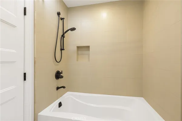 $7,000 | 933 West Riviera Drive, Santa Ana, CA 92706